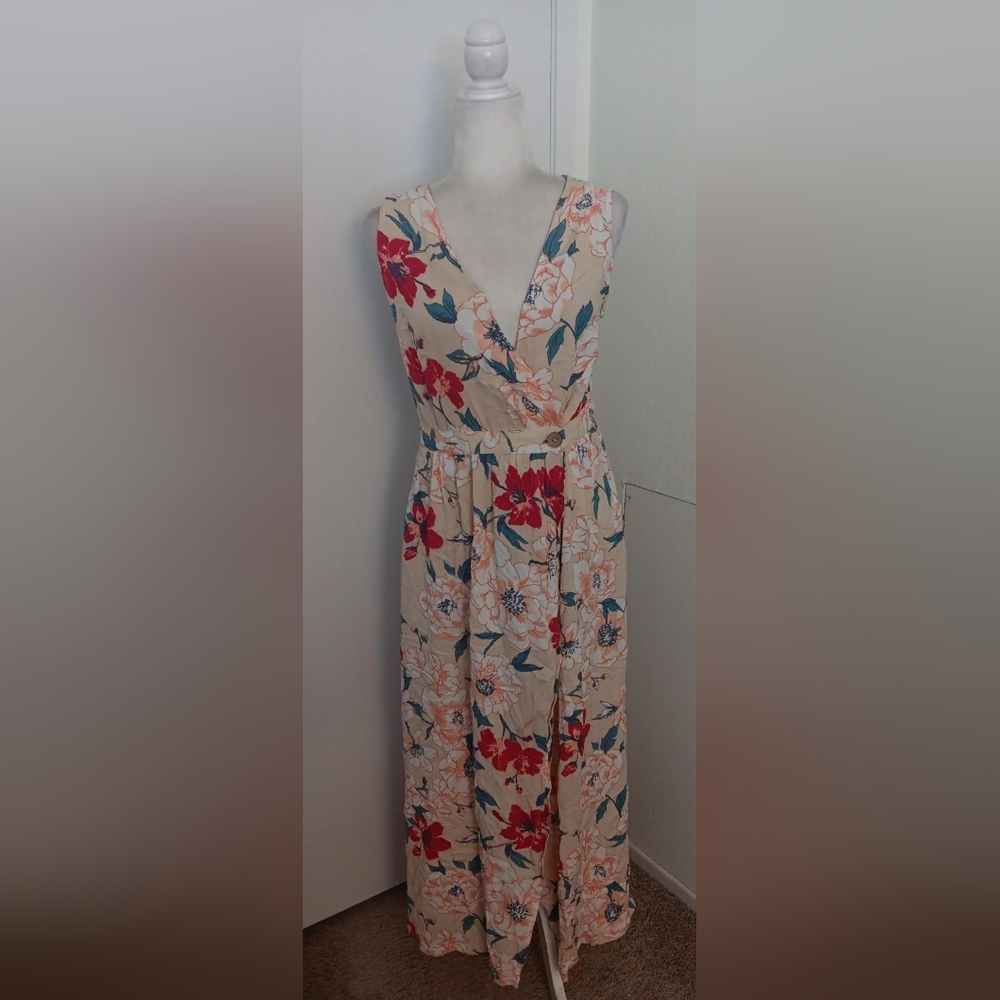 Elegant Floral Maxi Dress in Red and Cream